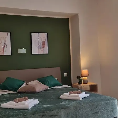 Secret Garden Hotel 2*